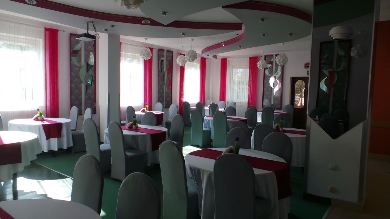 Отель Hotel Restauracja Venus Moderówka-14